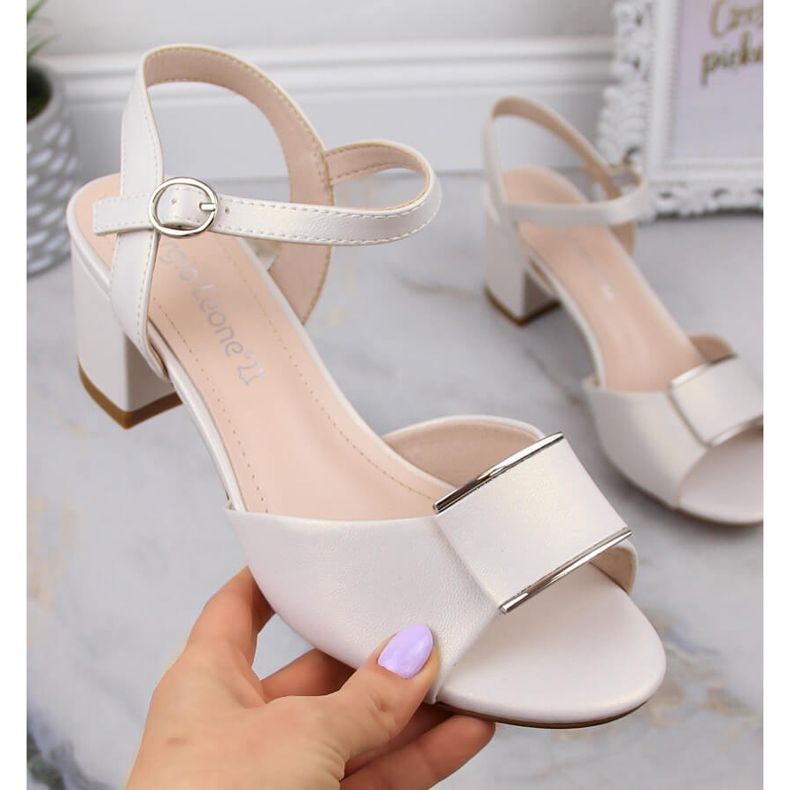 Elegantne ženske sandale od bisera na post Sergio Leone SK806 bijela 1