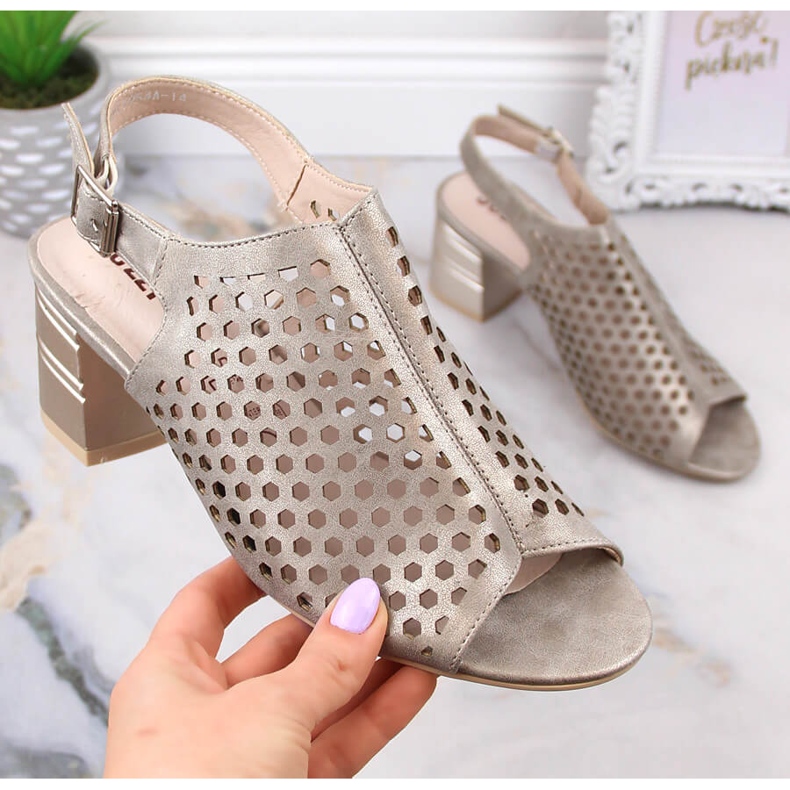 Ženske ažurne zlatne sandale na visoku petu Jezzi MR1954A-14 zlatna 1