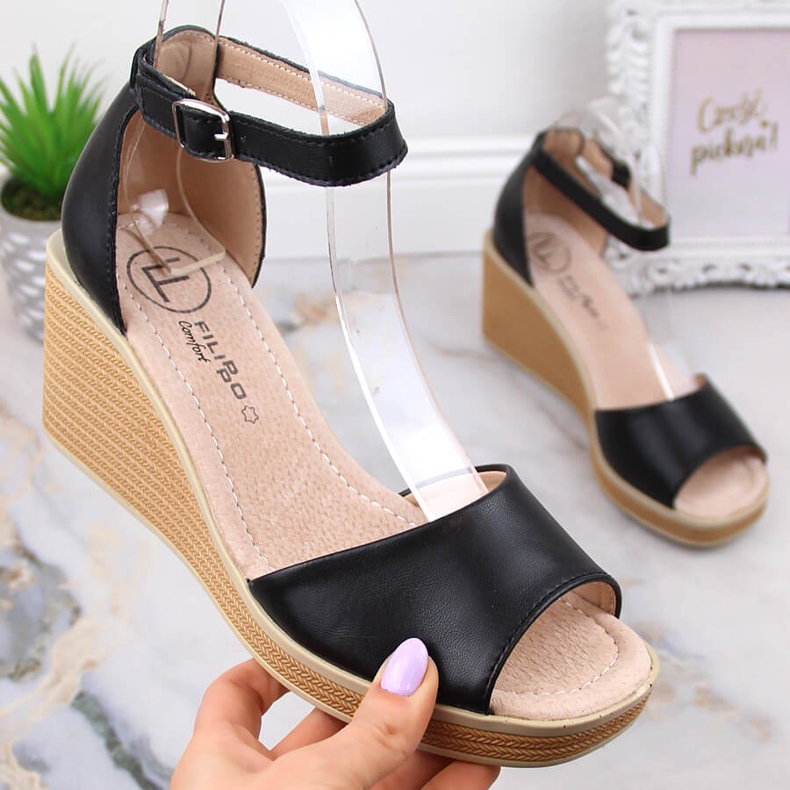 Kožne udobne ženske sandale na wedge crne Filippo DS4507 crna 1