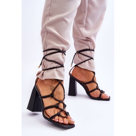 Crne Amare kožne sandale na visoku petu s vezanjem crno 2