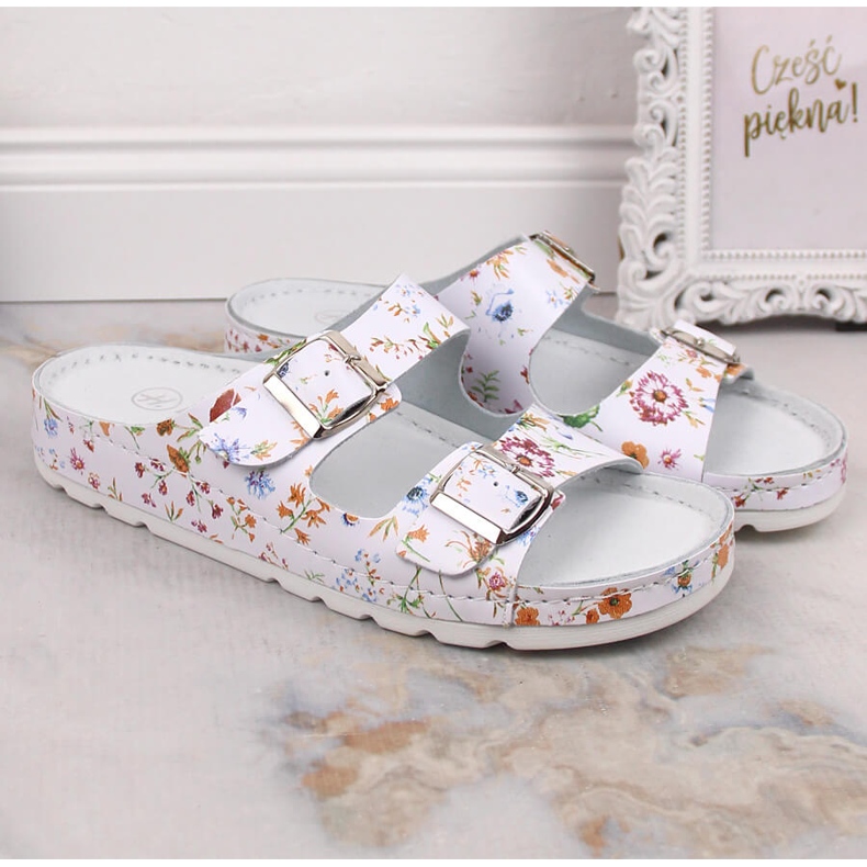 Ženske udobne kožne sandale sa cvjetićima Helios 288 bijela 1