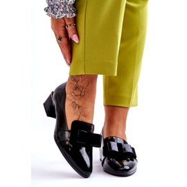 Vinceza Moderne lakirane kožne cipele s ukrasnom mašnom Shira crne crno 1