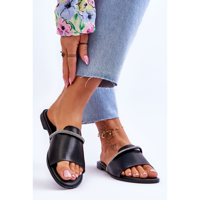 Elegantne crne cipele s ravnom potpeticom crna 2