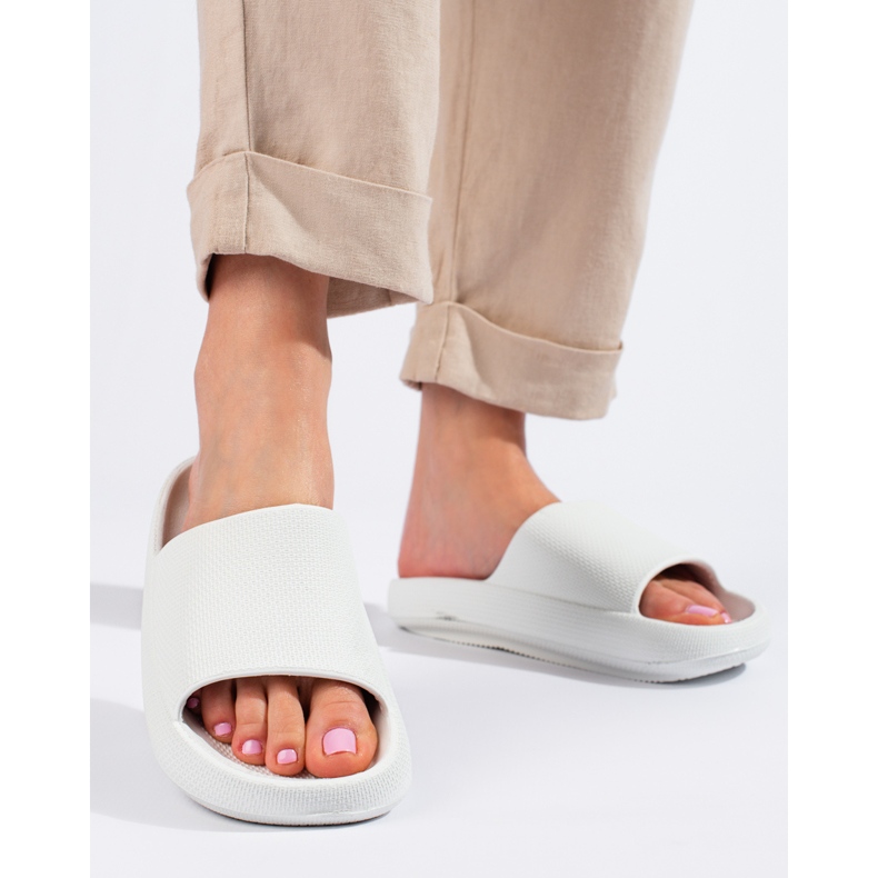 Ženske bijele kape Shelovet bijela 2