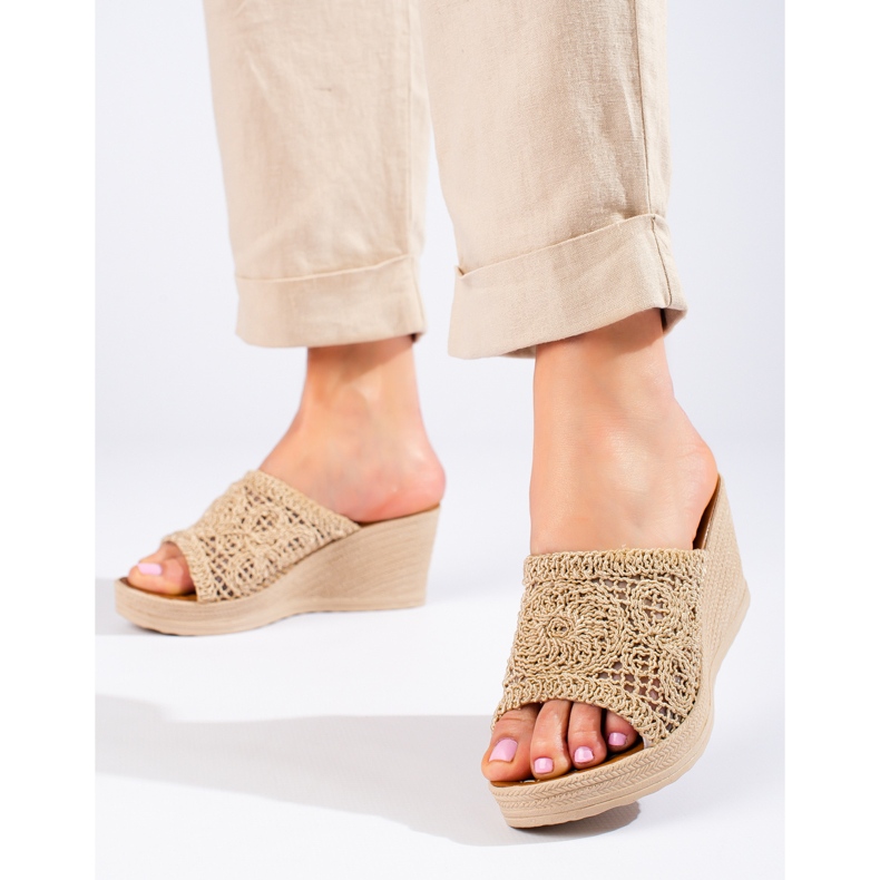 W. Potocki Ženske sandale na klin s otvorenim remenom, bež Potocki 2