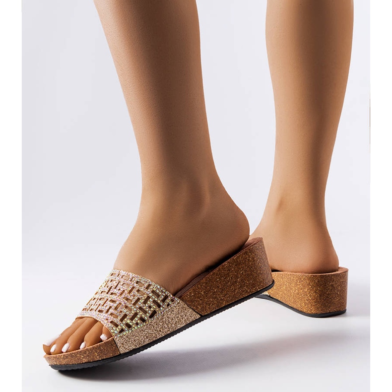 Elitha zlatne sandale na klin zlatni 1