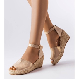 BM Zlatne Wedge espadrile iz Trailsa zlatni 1
