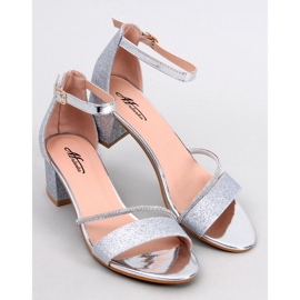 Altidore srebrne sandale na nisku petu srebro 1