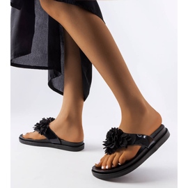 Crne japanke ukrašene cvjetićima Caresse crna 1