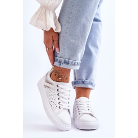 Klasične sportske cipele s ažurnim uzorkom u bijeloj i srebrnoj boji bijela 1