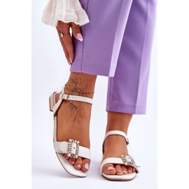 Bijele Mindley zlatne sandale s potpeticama bijela 1