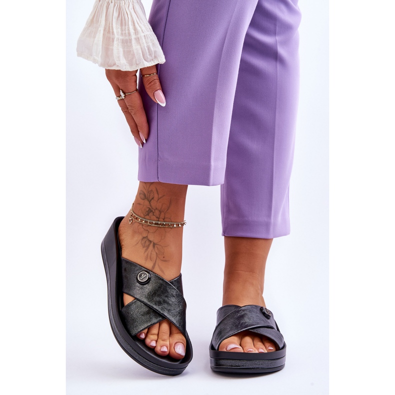 Vinceza Ženske papuče s platformom s ukrasom Black Brooklyn crna 1