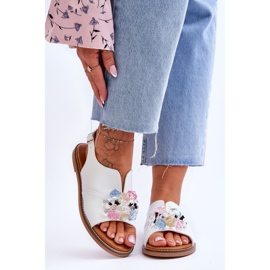 Vinceza Ženske kožne sandale s kamenčićima bijele boje Mersea crno 1