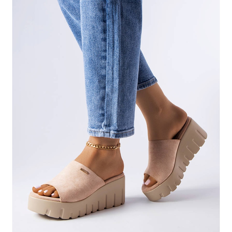 PA1 Bež visoke sandale na klin od Bourdette 1