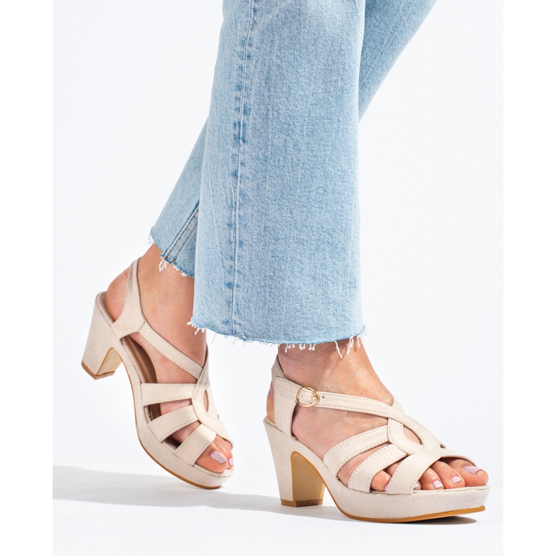 Ženske bež sandale od brušene kože na petu iz Sheloveta 1