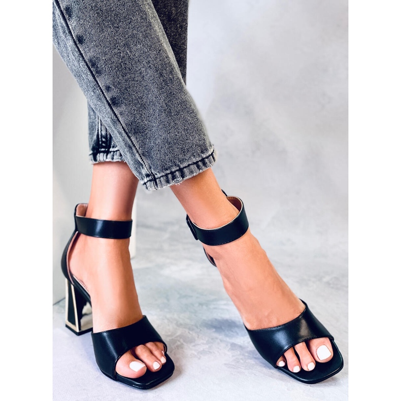 Tamara Crne sandale s geometrijskom petom crna 2