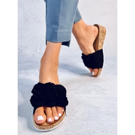 BM Sandale na klin s cvjetovima od Peluso Black crna 2